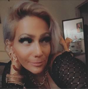 Meet your Posher, Abigail